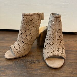 Lauren Conrad Women’s Wedge